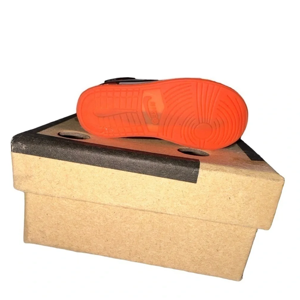 Air Jordan 1 High Top Nike Key Chain/ Bag Charm Orange,White & Black;Comes w/box